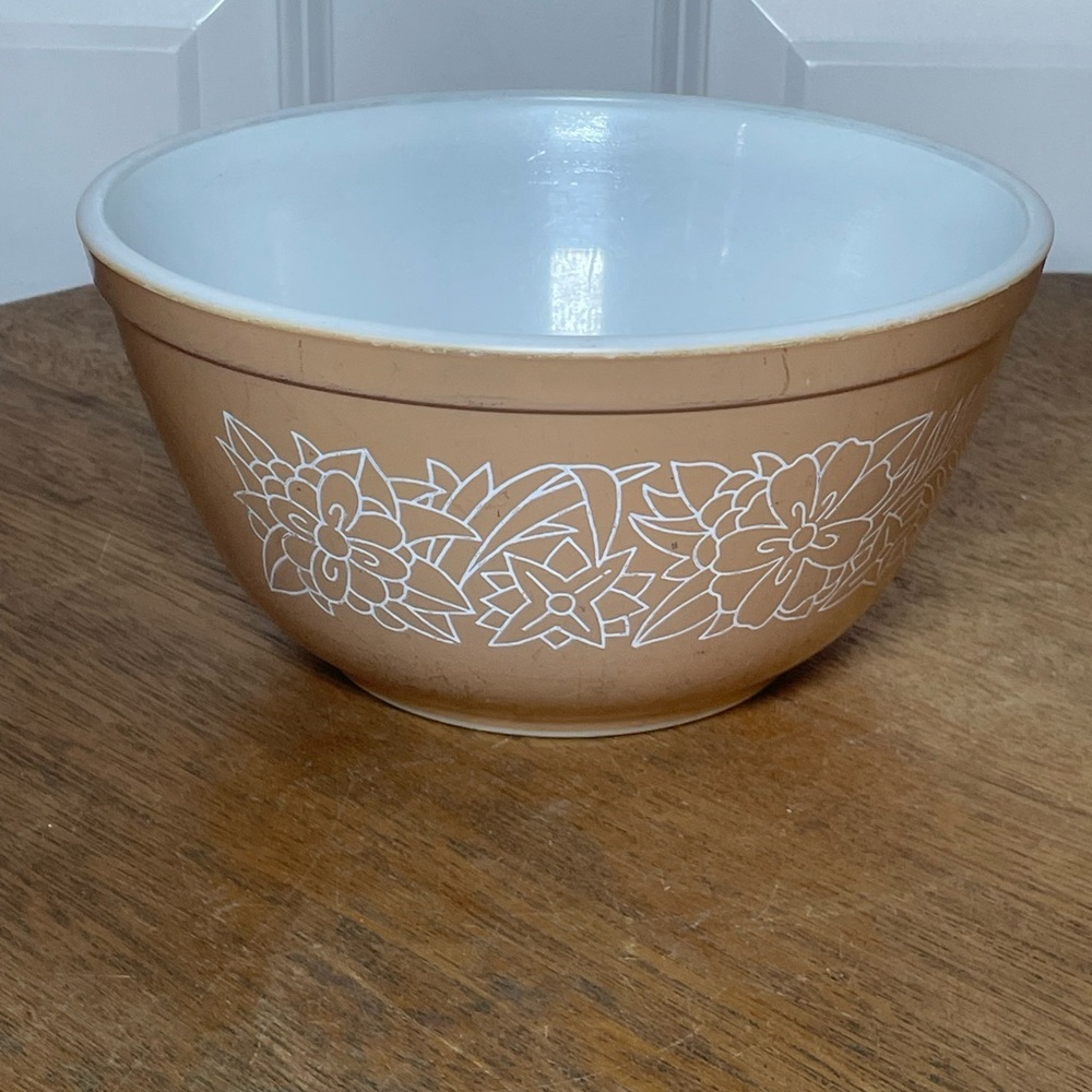 Vintage Pyrex Woodland Bowl 1.5L